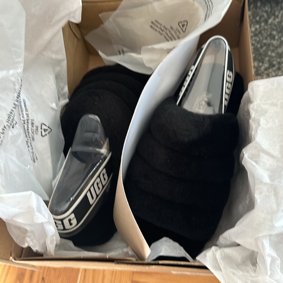 Brand new Uggs fluff yeah - Picture 3 of 6